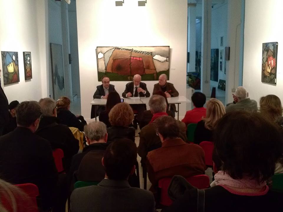 Presentación del libro El azar erótico nos persigue, a cargo de: (de izquierda a derecha) Alejandro Ratia, prologuista, Manuel Pérez-Lizano, autor de los relatos, y Paco Rallo, editor.